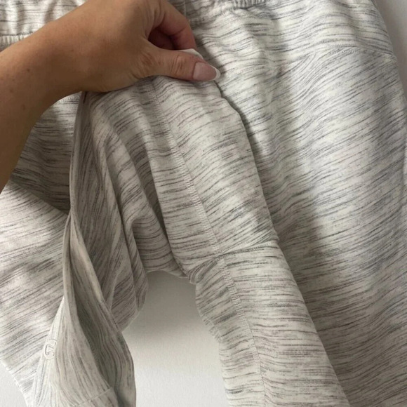 Lululemon Hello Sunday Short  Heathered Space Dyed Mod White Size 4 - Picture 6 of 7